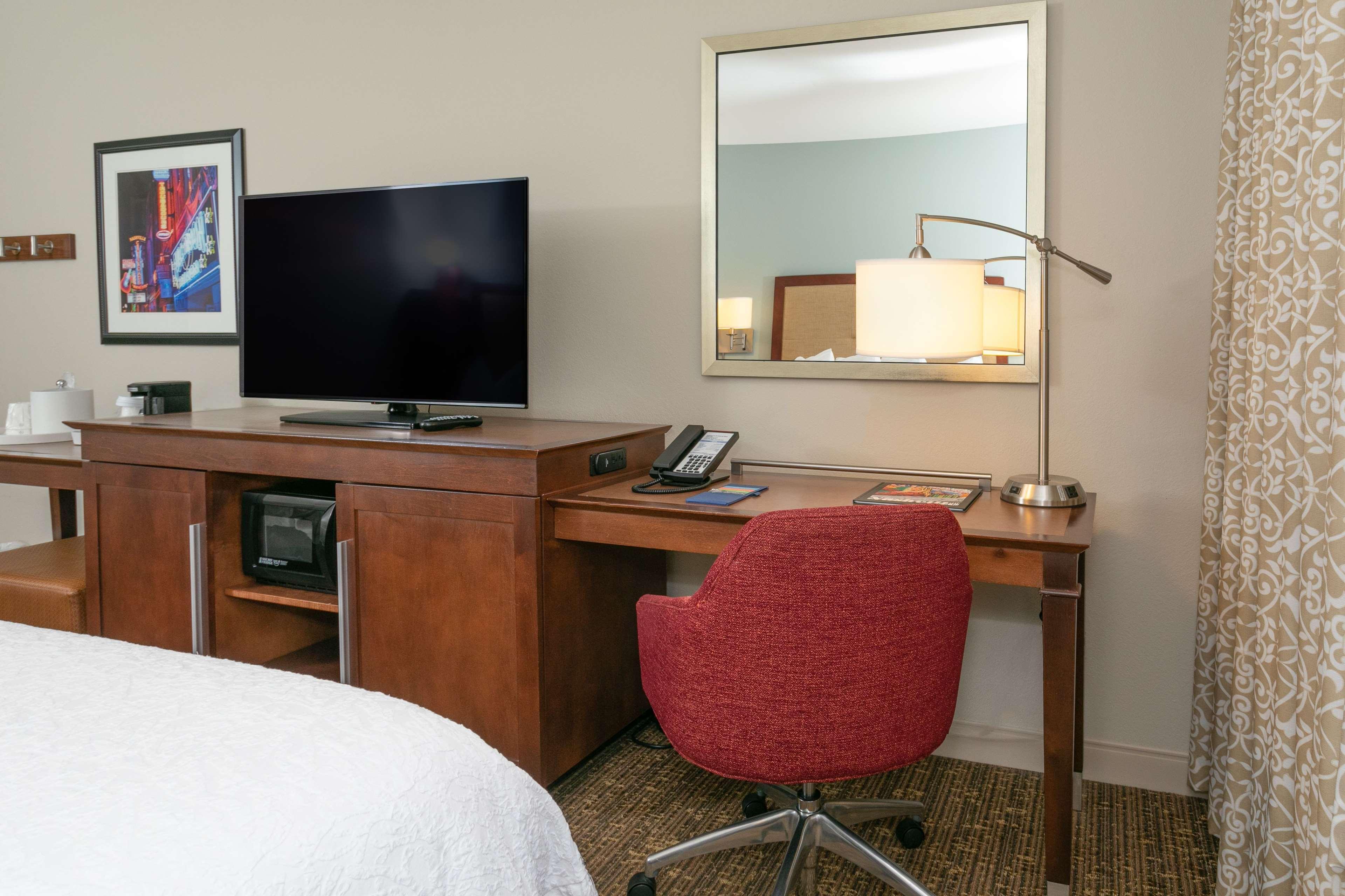 Hampton Inn & Suites Nashville-Green Hills Екстериор снимка